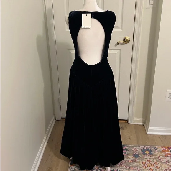 Reformation Elvira Velvet Boat Neck Open Back Midi Maxi Dress Navy NWT Size 6 - Picture 12 of 16